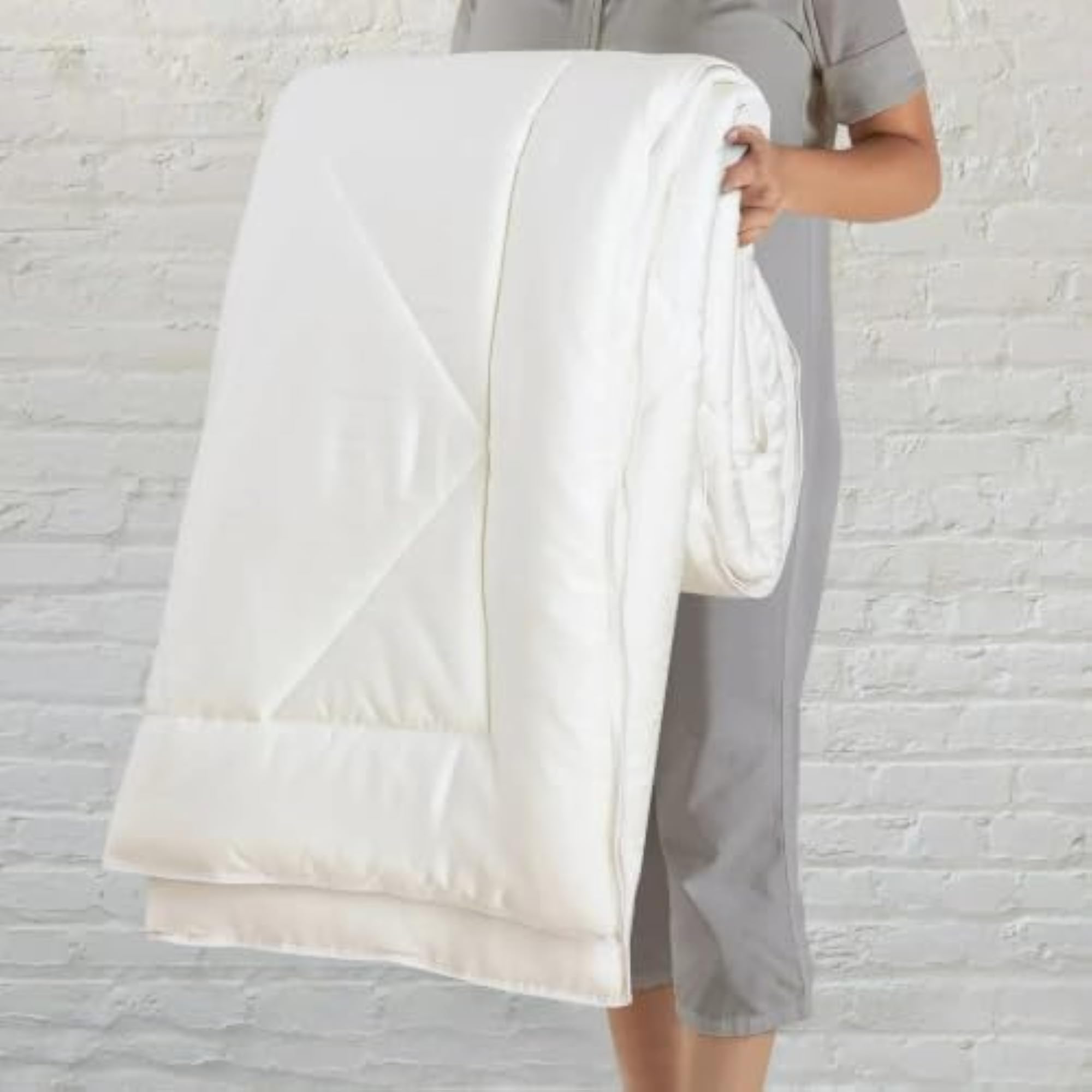 Eco-Luxe Bamboo Shell Double Bed AC Comforter, Lightweight